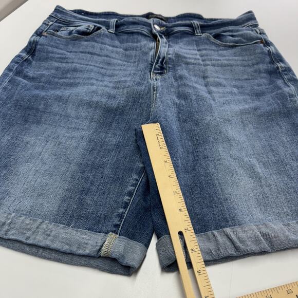 Judy Blue Denim Shorts Womens 3XL Blue Bermuda Cuffed Stretch Zip Fly JB15226LT - Picture 7 of 7